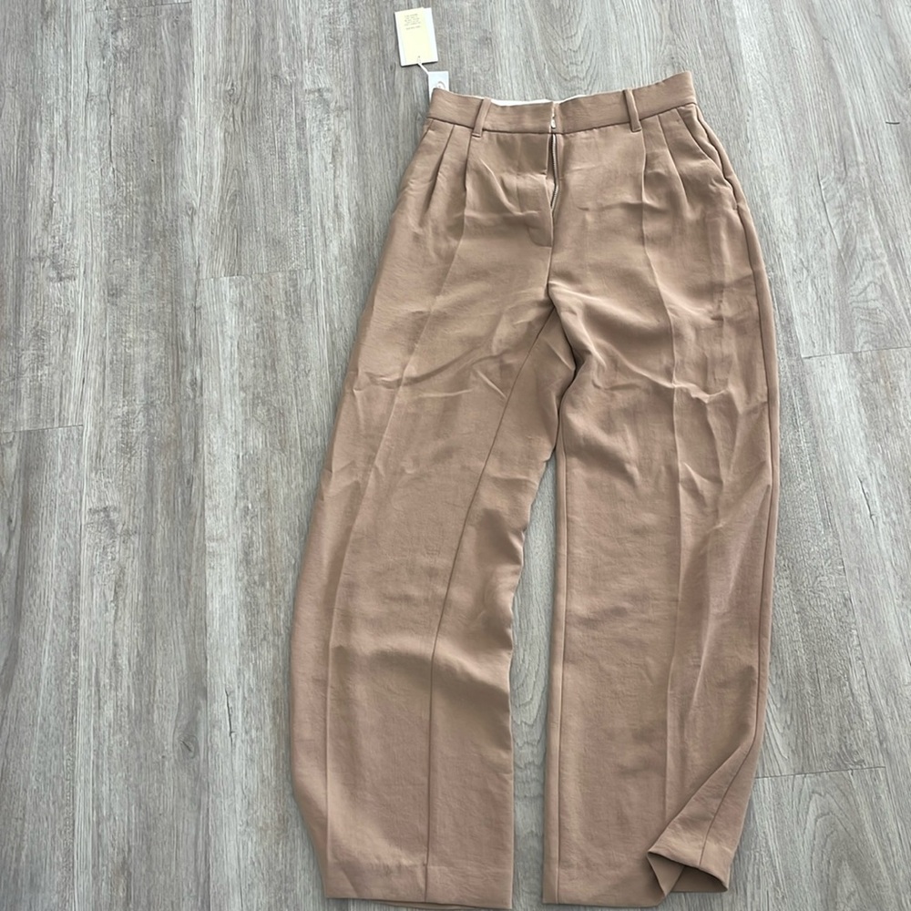 Aritiza effortless pant- size 4 color gold camel
